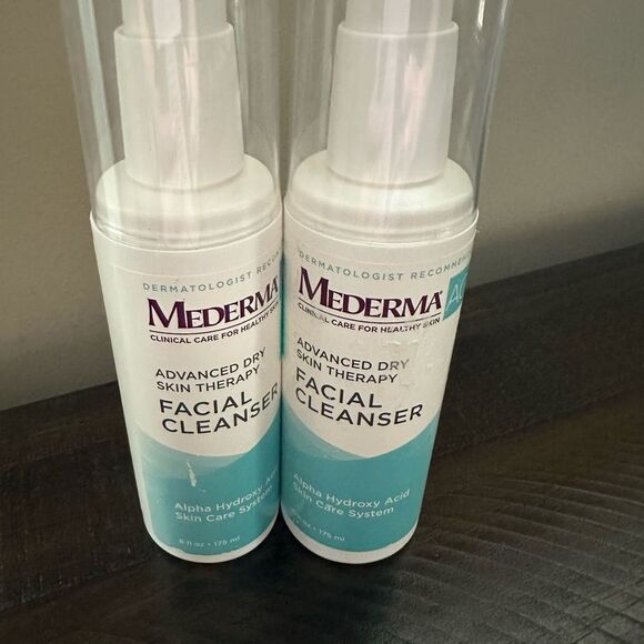 Advanced Dry Skin Therapy Facial Cleanser - White and Blue 2 bottles - Picture 3 of 5